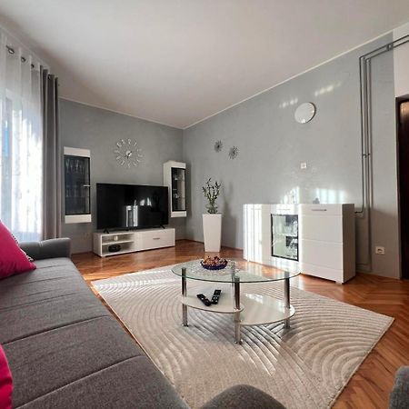 Apartment Tigo - 2 Bedrooms, 2 Bathrooms, Terrace And Big Garden Fažana Extérieur photo